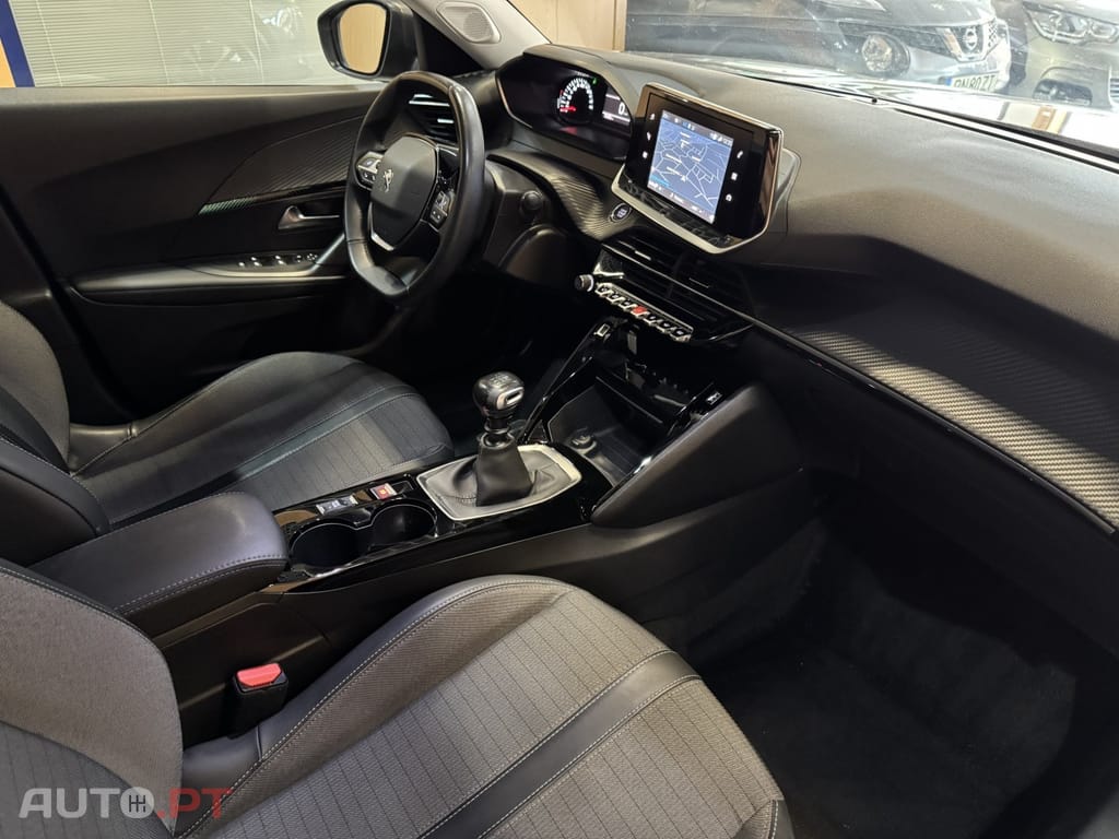 Peugeot 2008 1.2 PureTech Allure