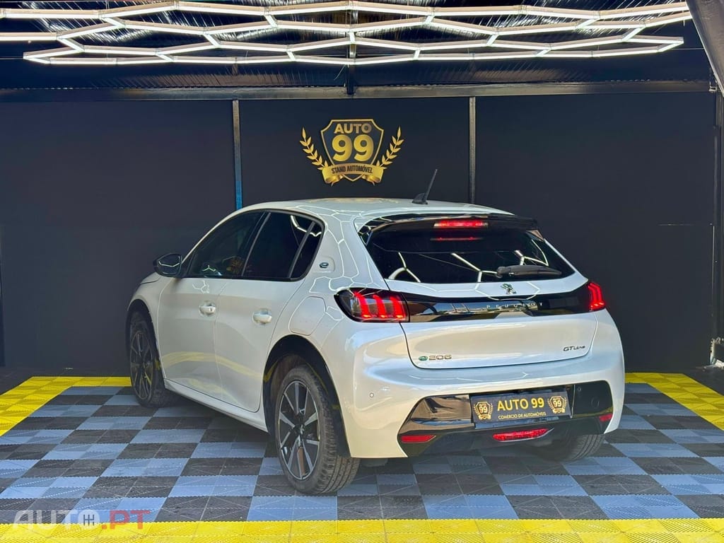 Peugeot E-208 50 kWh GT