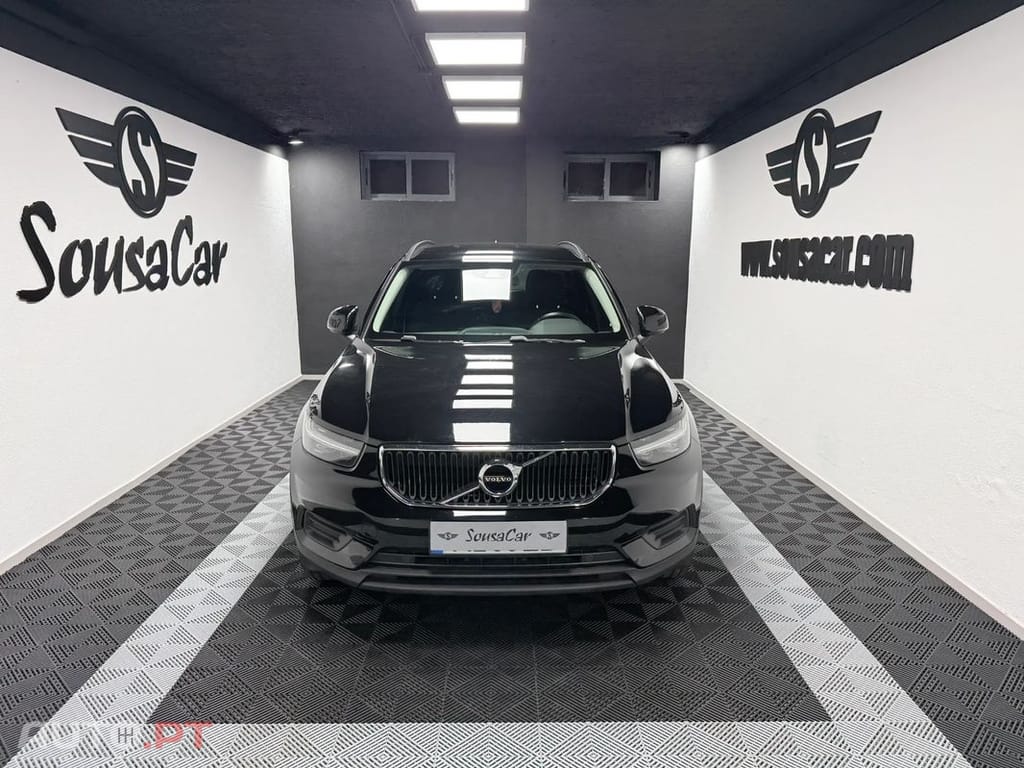 Volvo XC40 1.5 T2 Momentum Plus