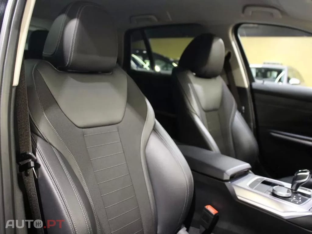 BMW 320 e Line Sport Auto