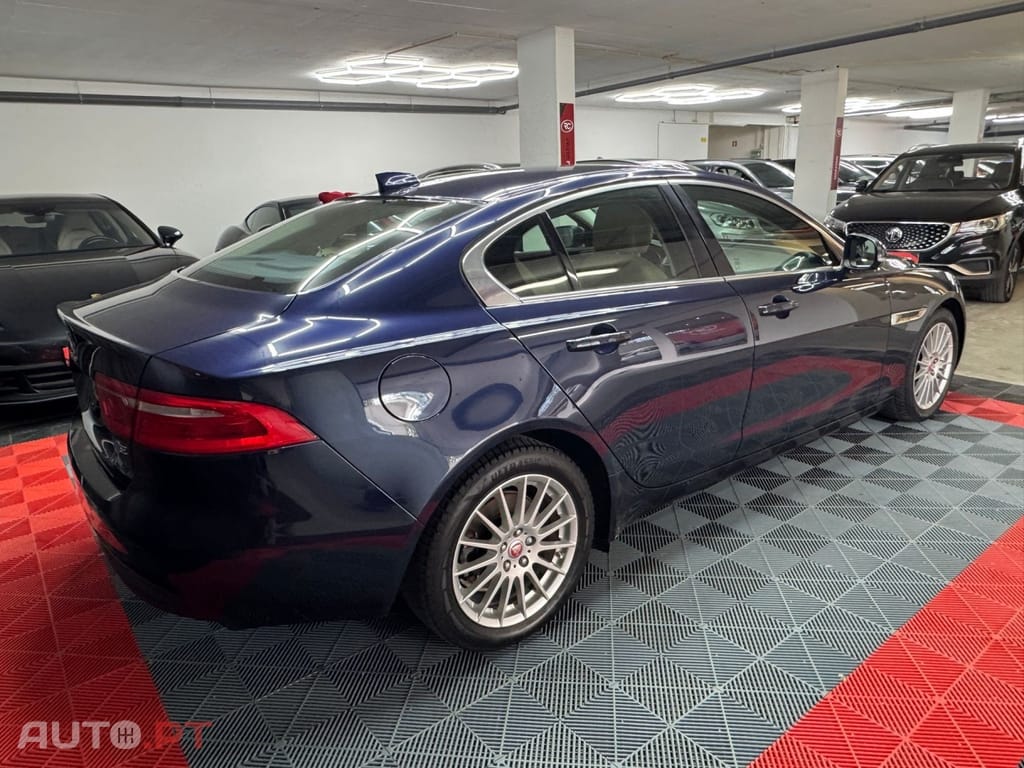 Jaguar XE 2.0 D Prestige