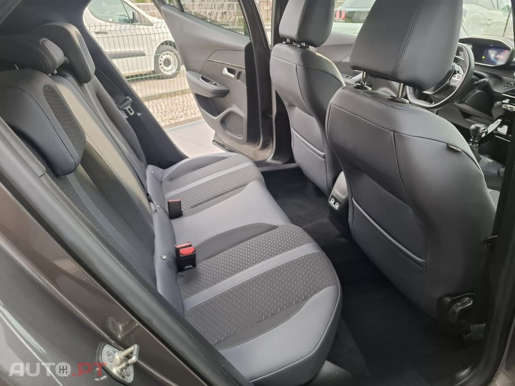 Peugeot 2008 1.2 PureTech Allure Pack
