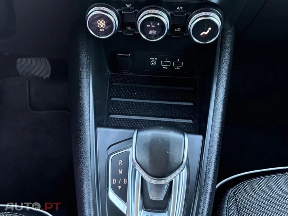 Renault Captur 1.6 HYBRID E-TECH INTENS