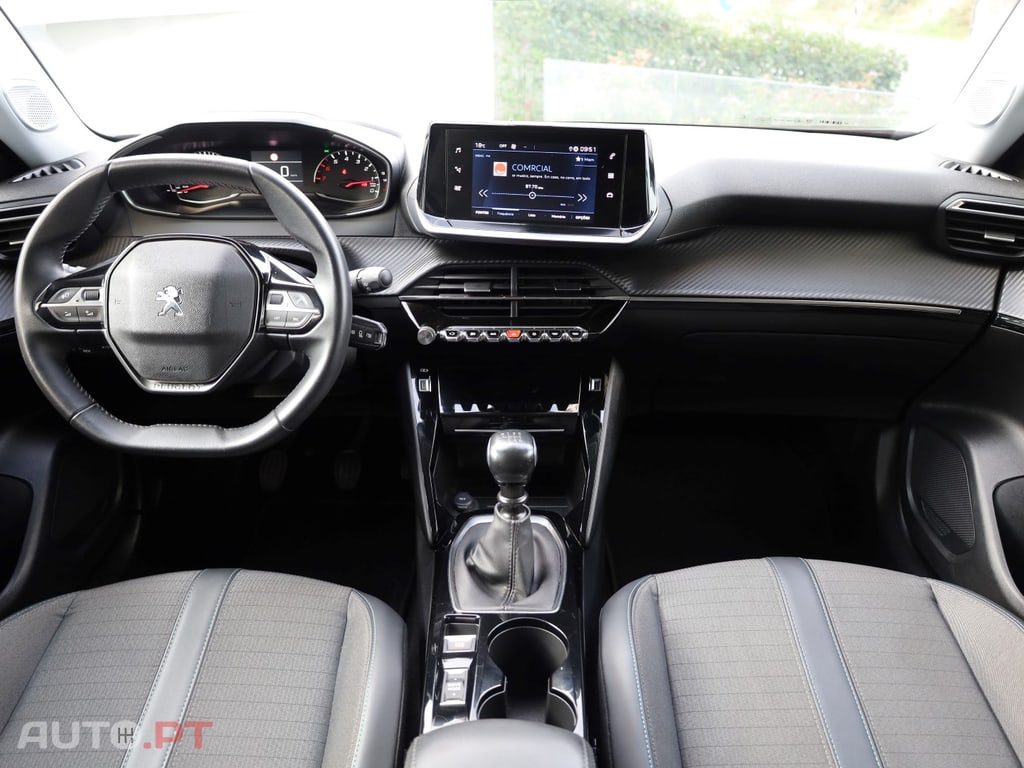 Peugeot 2008 1.2 Pure Tech Allure