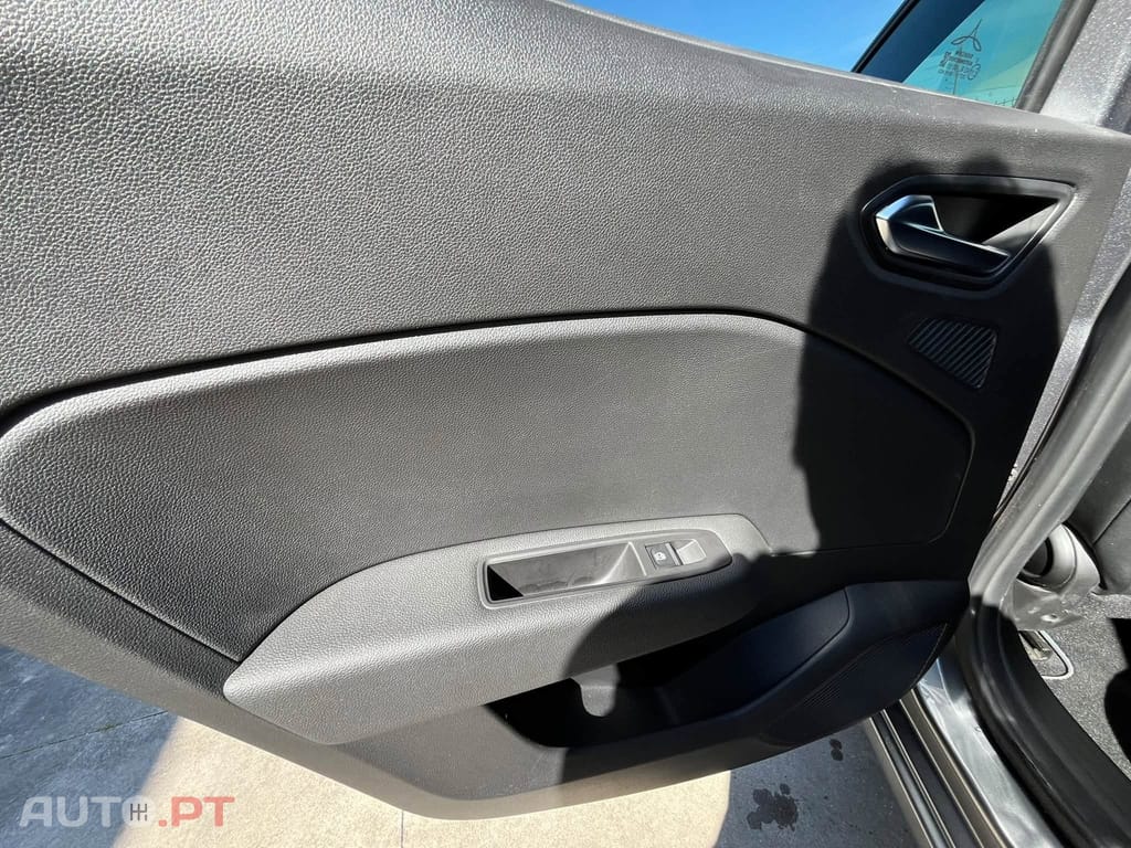 Renault Clio 1.0 TCe Techno Bi-Fuel