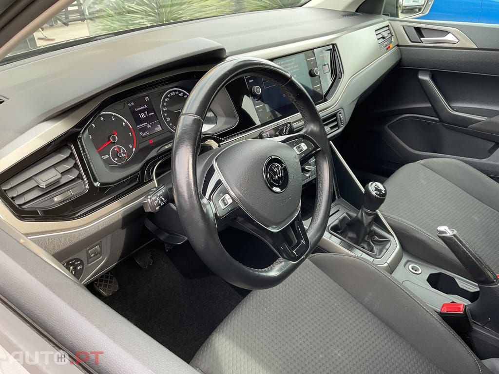 Volkswagen Polo 1.0 Confortline