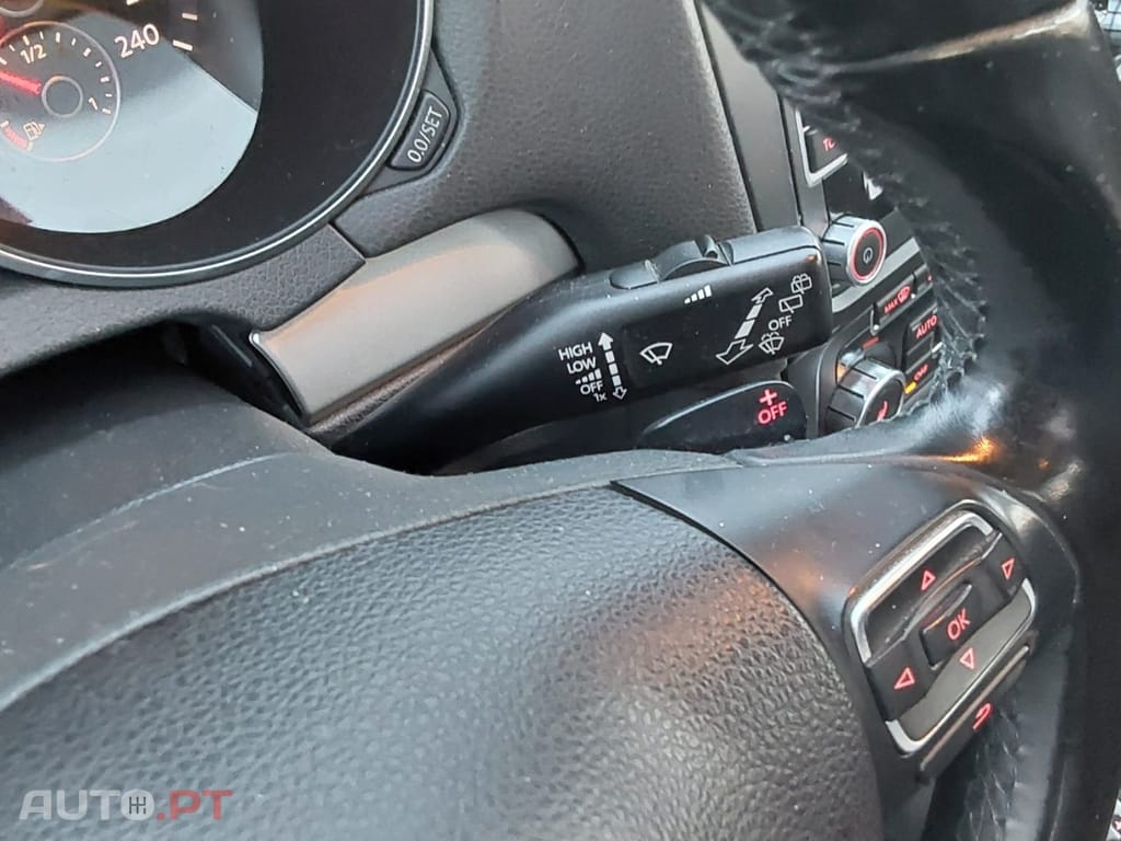 Volkswagen Golf 2.0 TDI Highline DSG