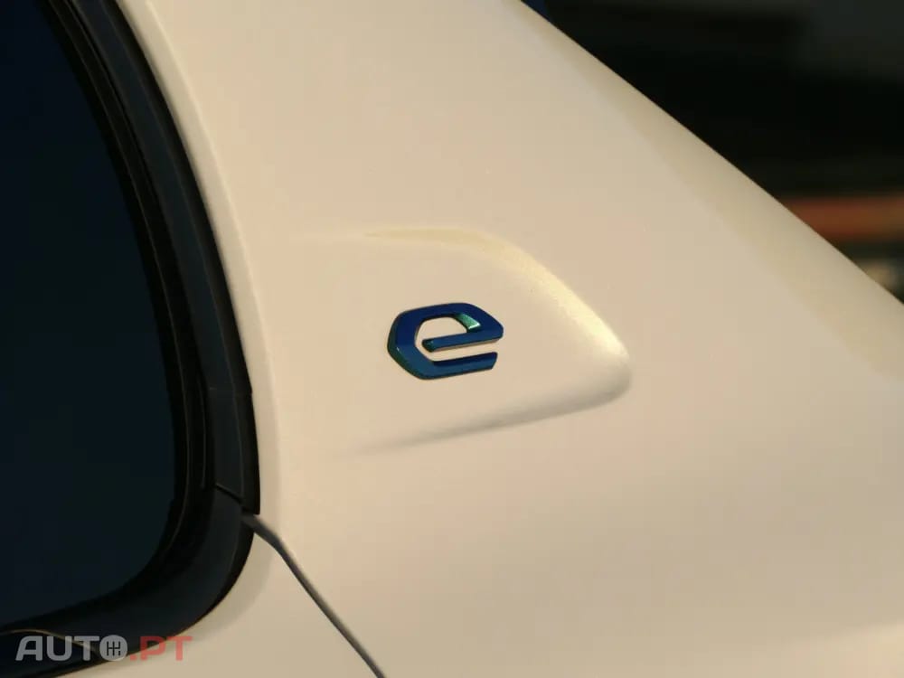 Peugeot E-208 50 kWh GT