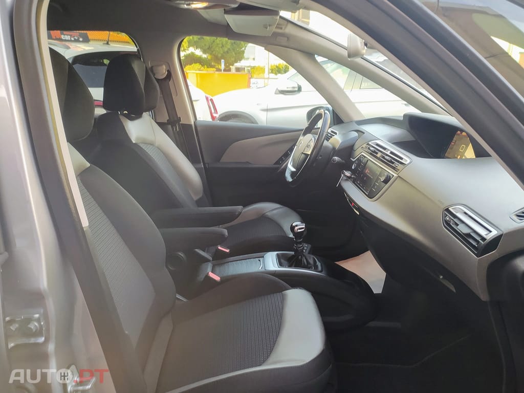 Citroen C4 SpaceTourer 1.5 BlueHDI Shine( 7 Lug)