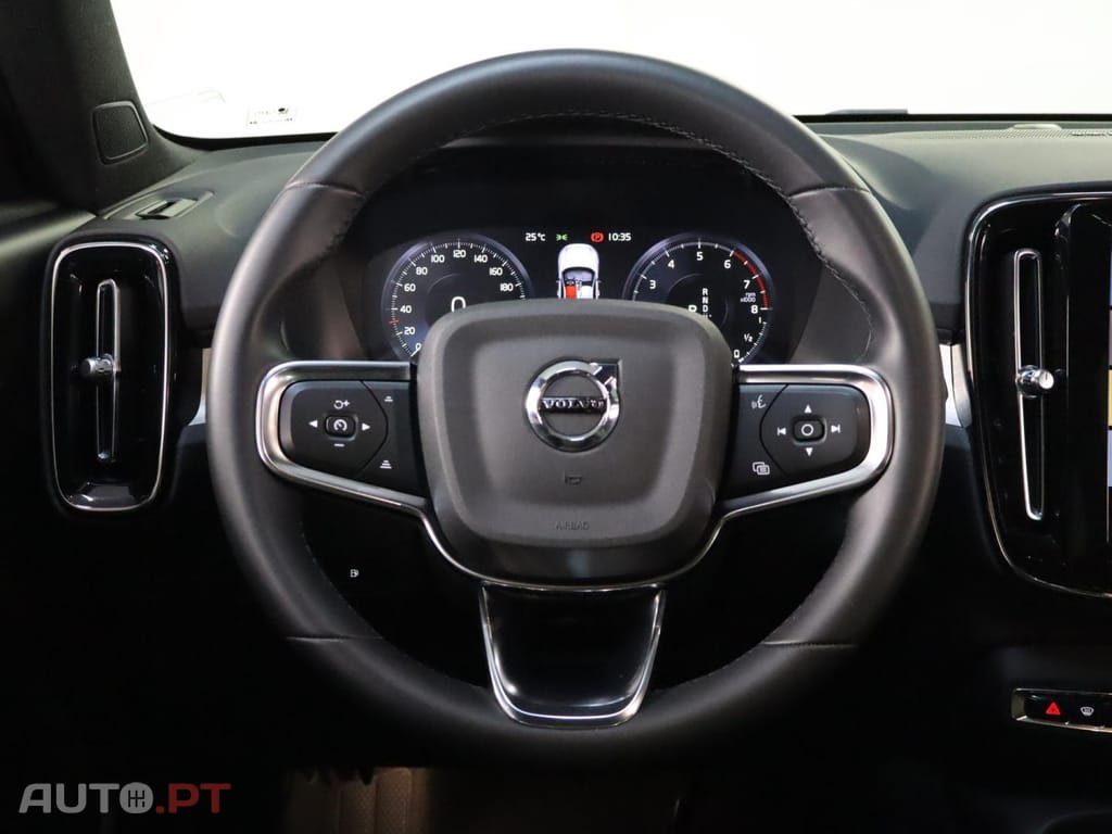 Volvo XC40 1.5 T5 Plus Bright PG HYBRID