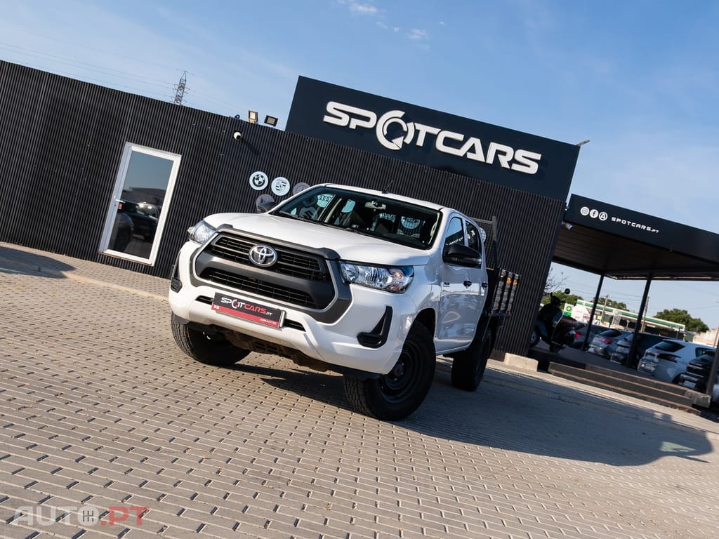 Toyota Hilux 2.4 D-4D 2WD CD CM