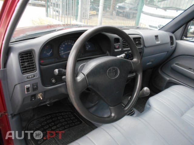 Toyota Hilux 2.5D-4D 3Lugares