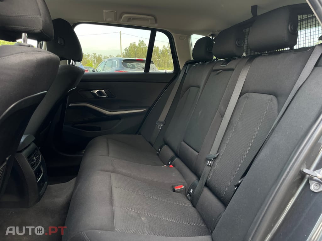 BMW 330 e Touring Corporate Edition Auto