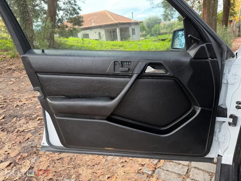 Mercedes-Benz 260 260 E