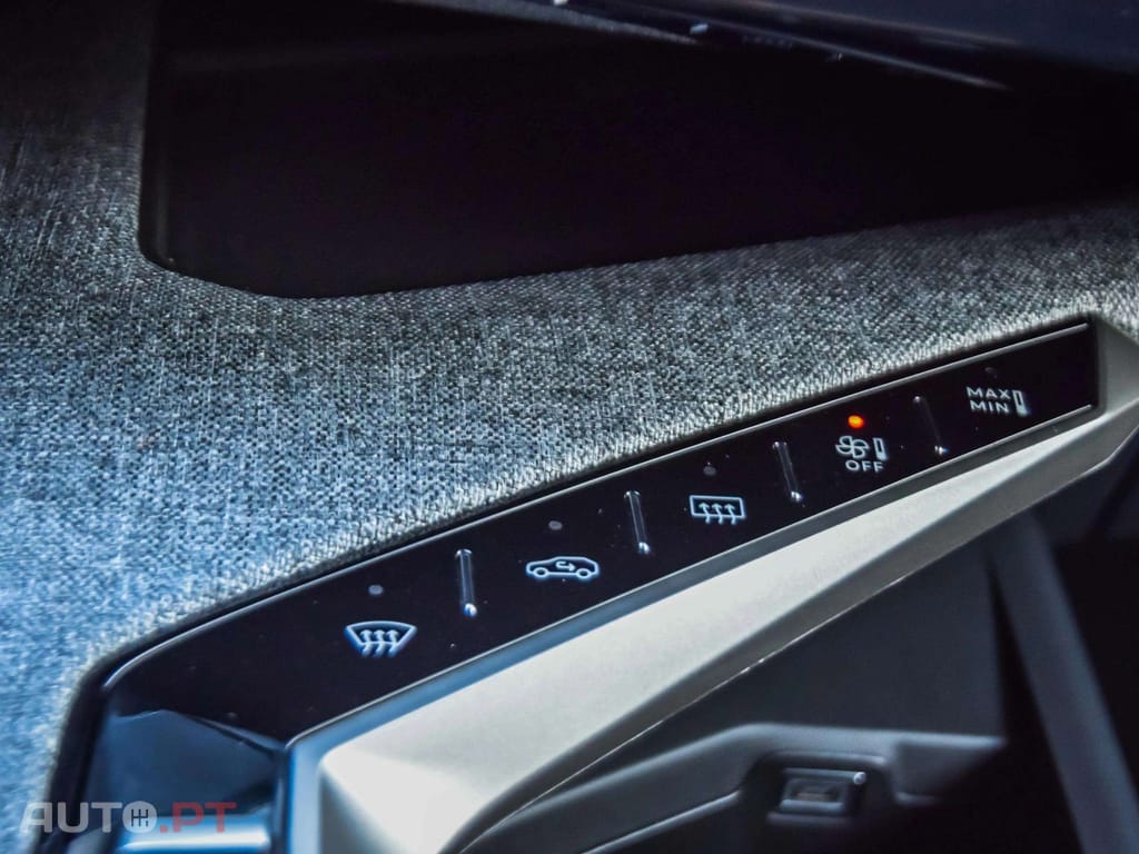 Peugeot 3008 1.2 Hybrid Allure e-DCS6