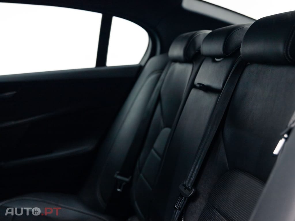 Jaguar XE 2.0 D R-Sport Aut.