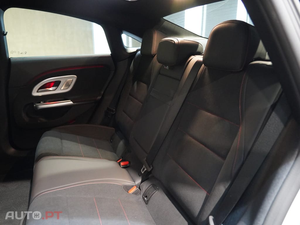 Mercedes-Benz CLA 250 com tecnologia EQ