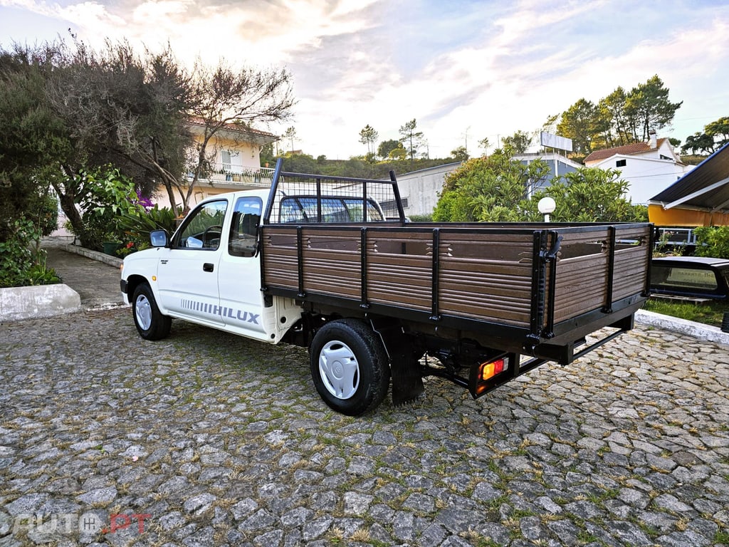 Toyota Hilux 2.4 D LN150LT CE