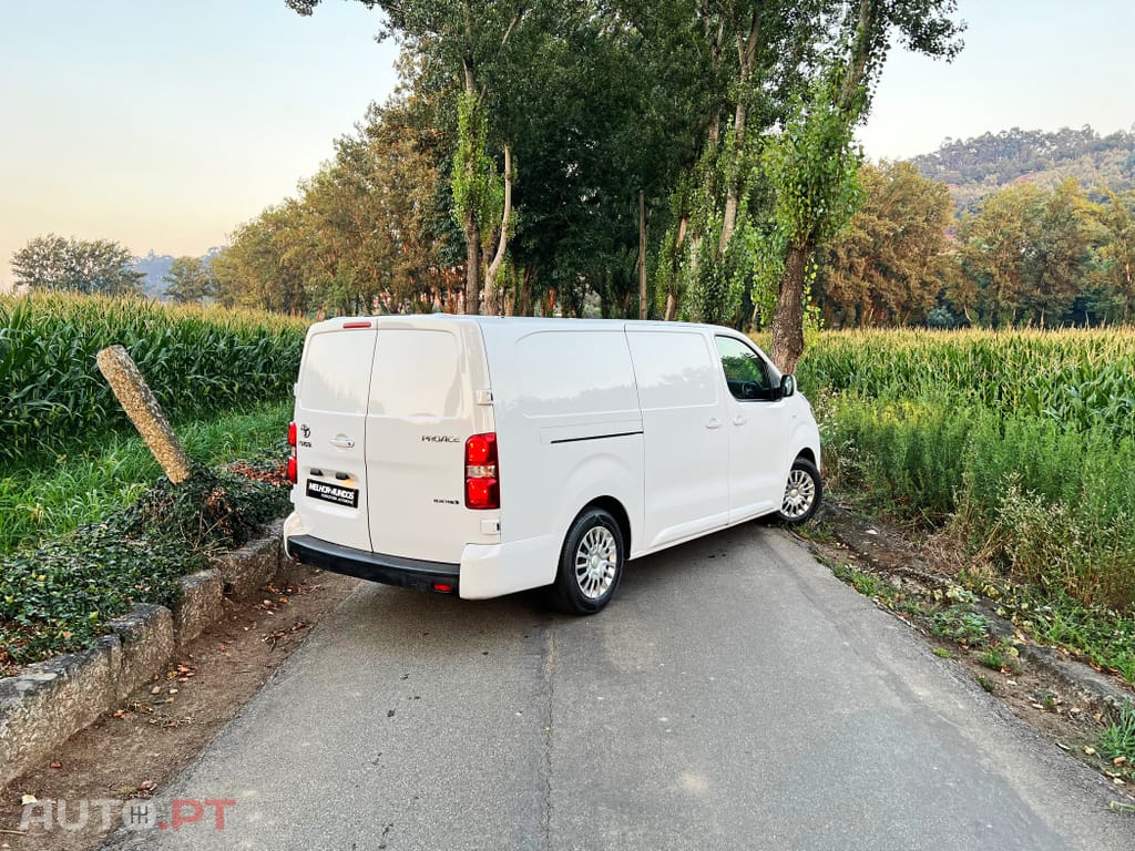 Toyota Proace Verso Long 50KWh Business