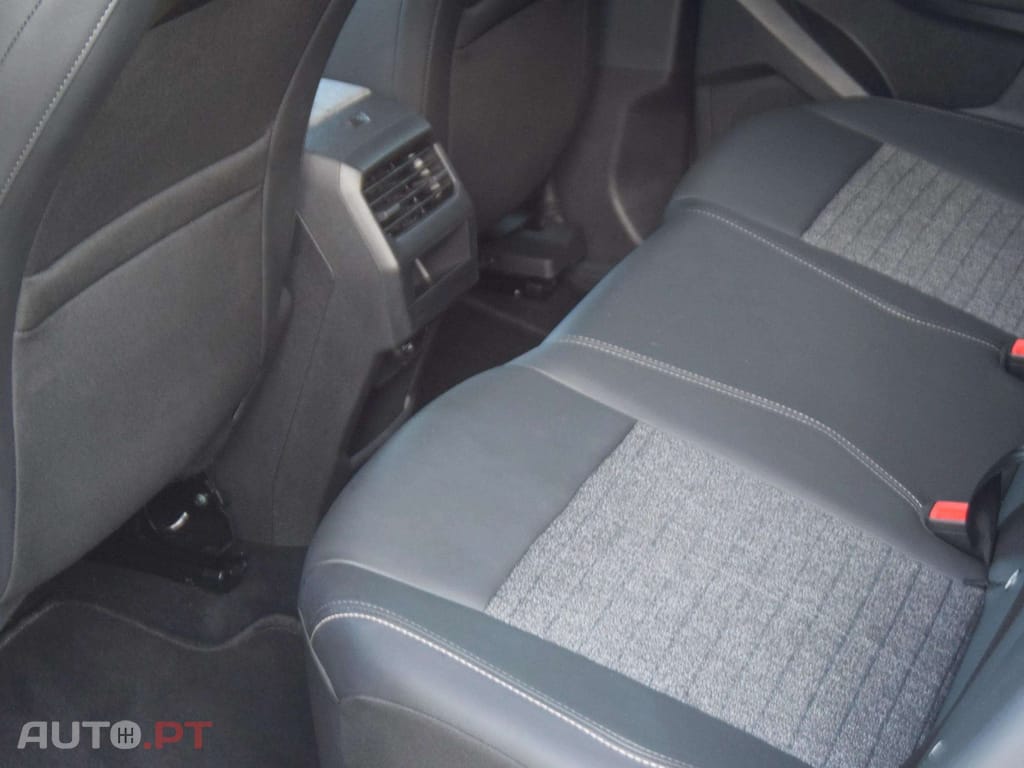 Peugeot 3008 1.2 Hybrid Allure e-DCS6