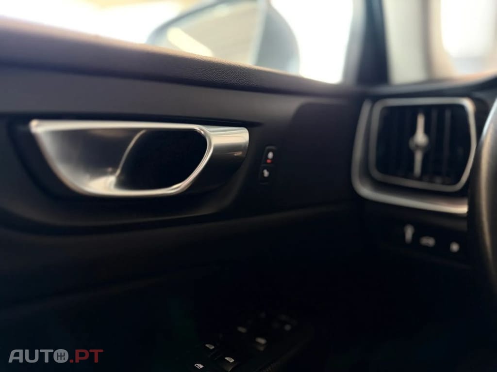 Volvo V60 2.0 T6 AWD TE R-Design