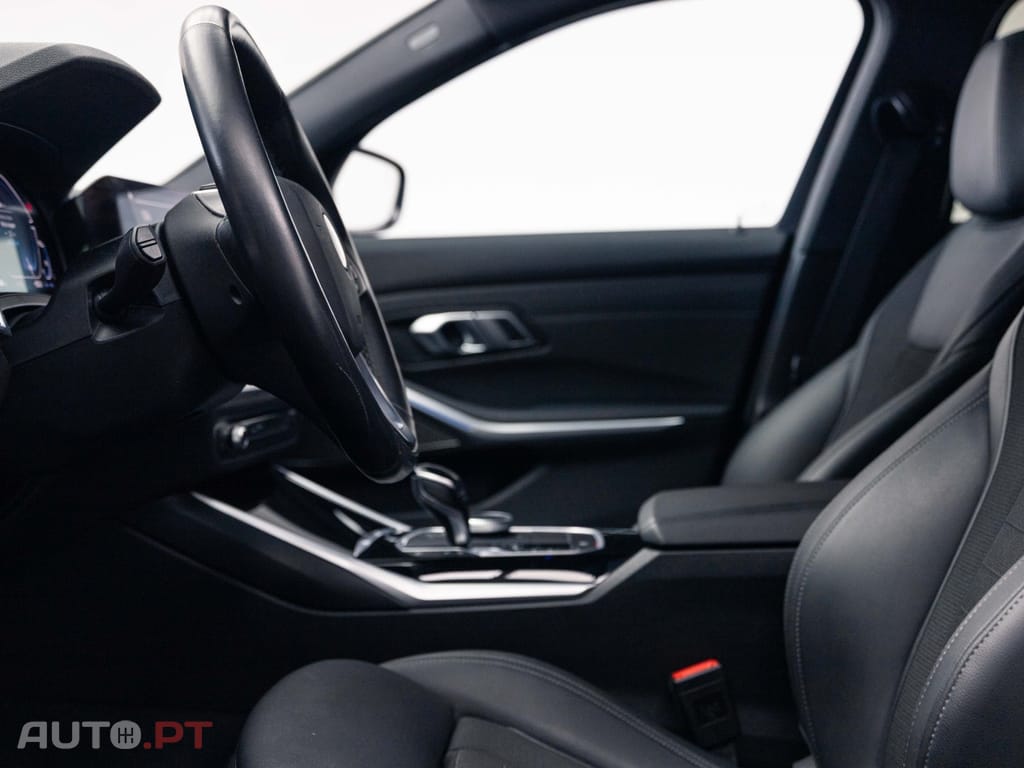 BMW 330 e Touring Line Sport Auto