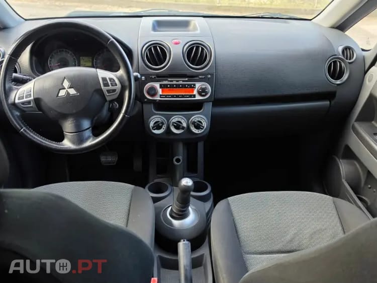 Mitsubishi Colt 1.3 Invite CA