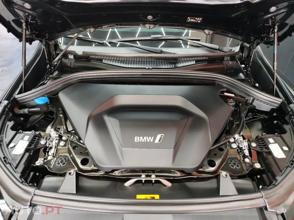 BMW iX1 xDrive30 Pack Desportivo M