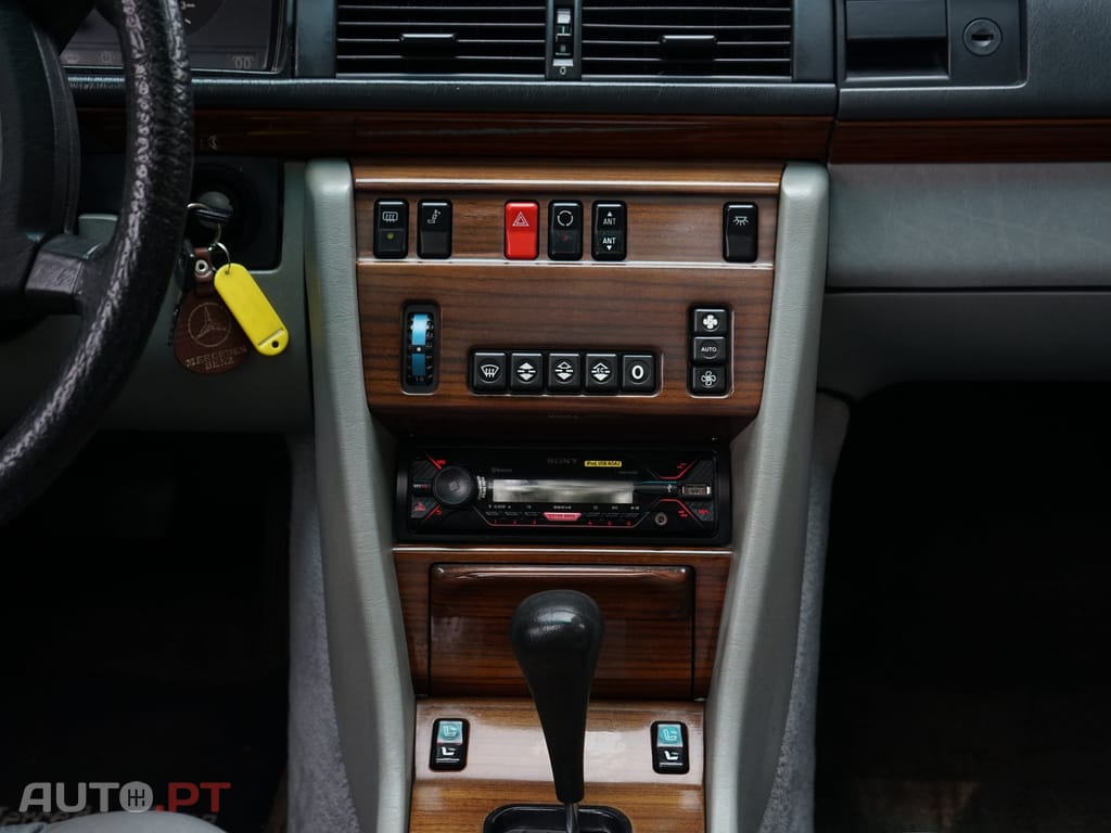 Mercedes-Benz 300 D 4 MATIC W124
