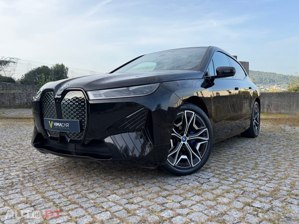 BMW iX xDrive 40 Pack Desportivo