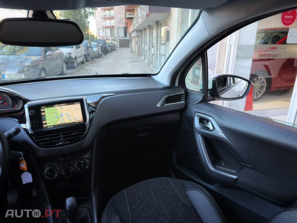 Peugeot 2008 1.2 PureTech Allure