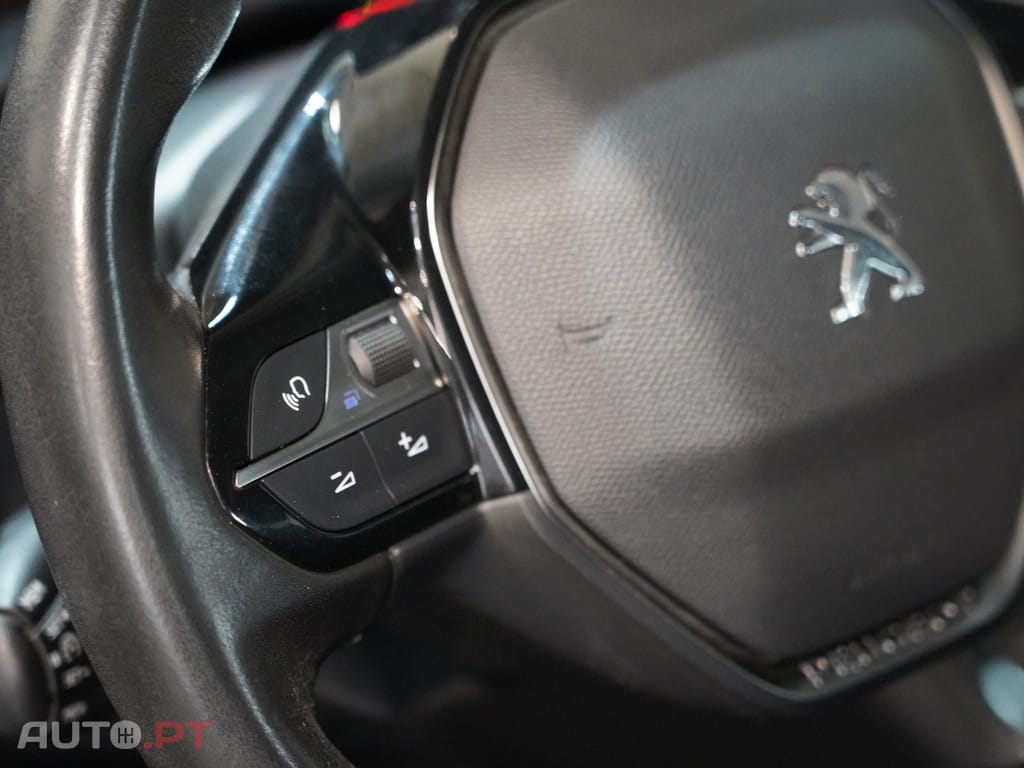 Peugeot E-2008 50 kWh Active
