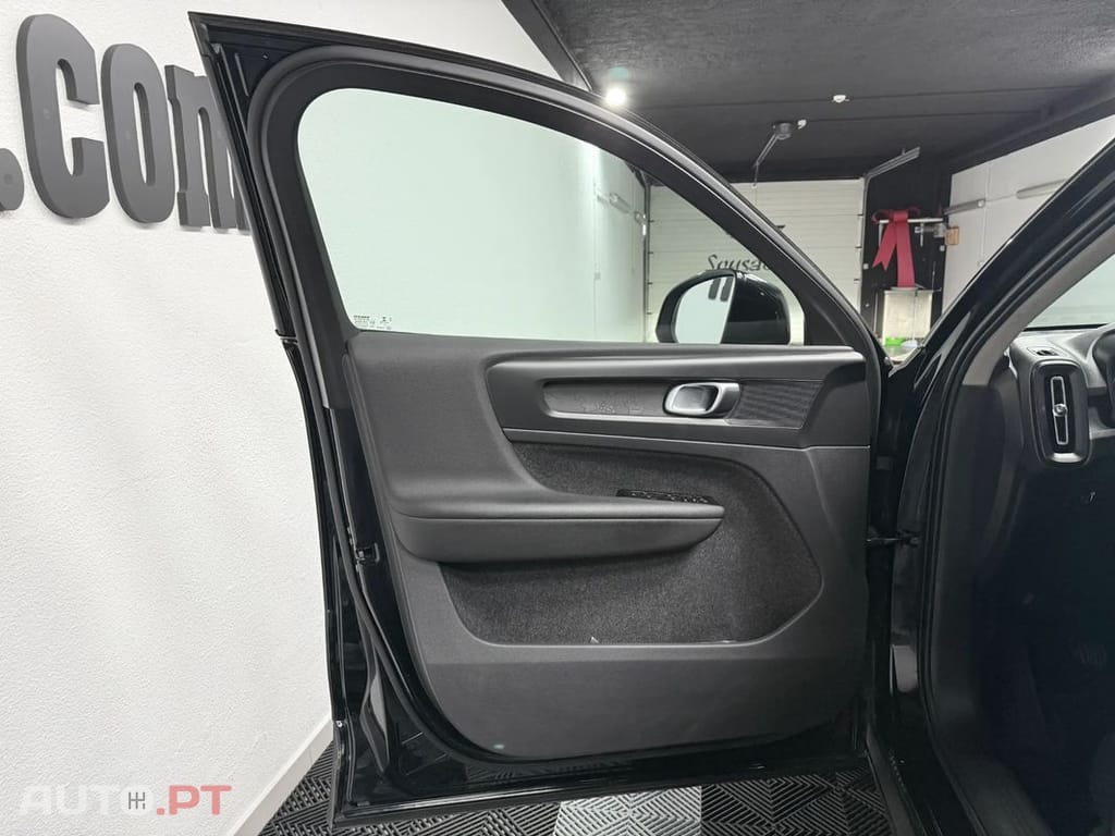Volvo XC40 1.5 T2 Momentum Plus