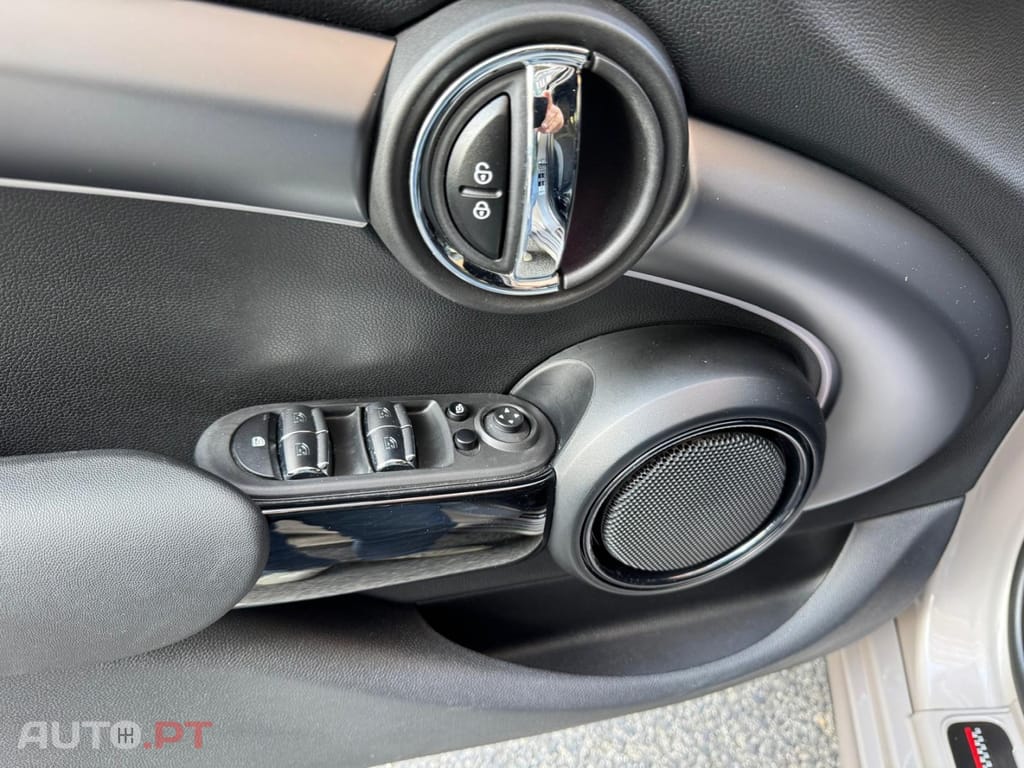 MINI Cooper Cooper S Premium JCW Auto