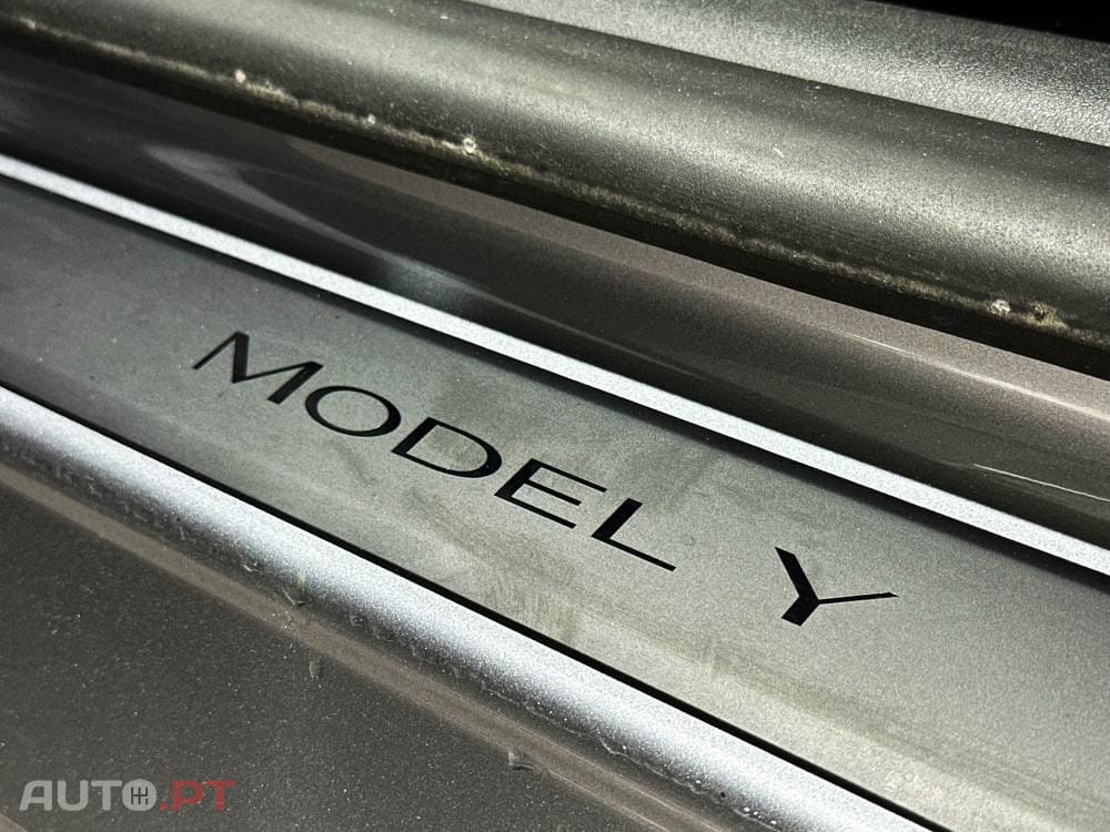 Tesla Model Y Performance Dual Motor AWD