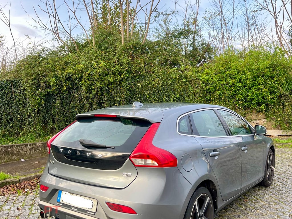 Volvo V40 2.0 R-Design