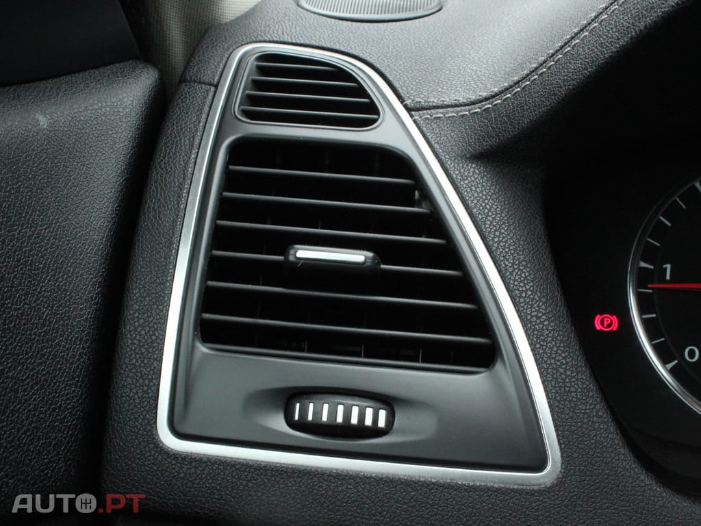 Renault Laguna Coupe 2.0 dCi Dynamique S 4Control