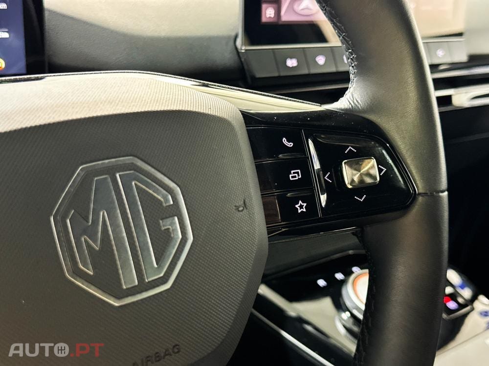 MG MG4 64 kWh Luxury