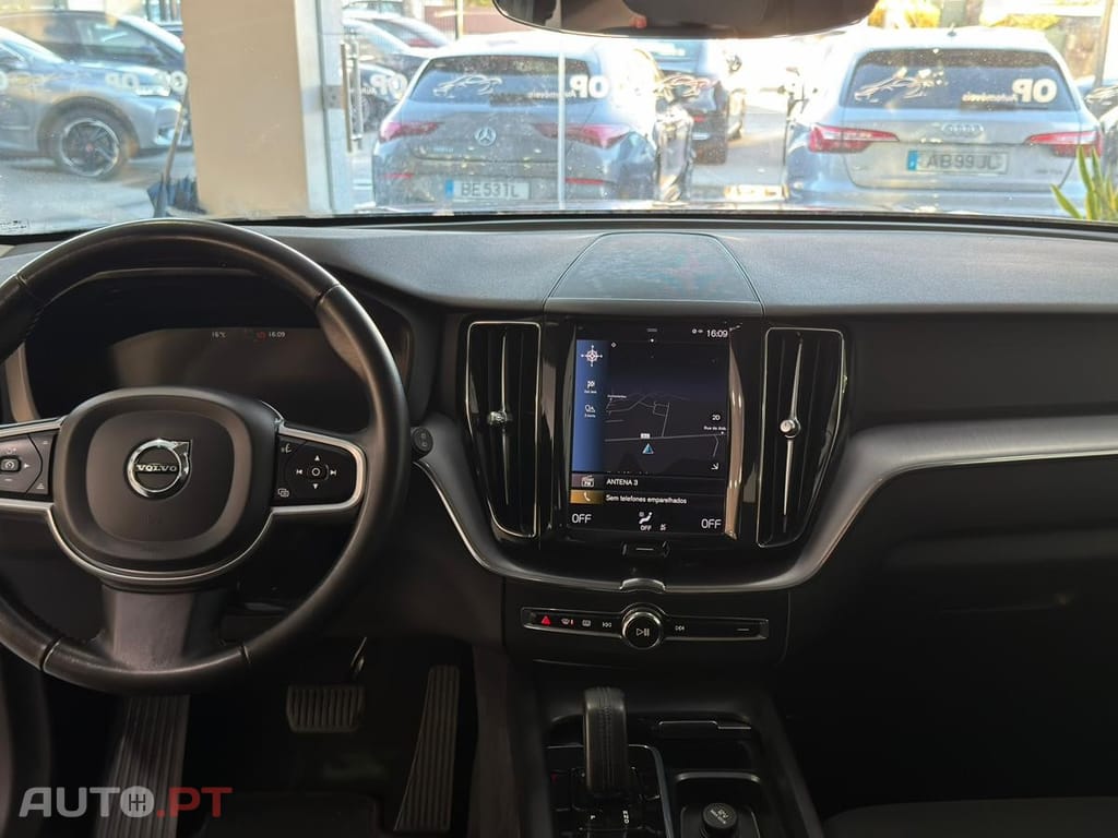 Volvo XC60 2.0 B4 Momentum Plus Geartronic