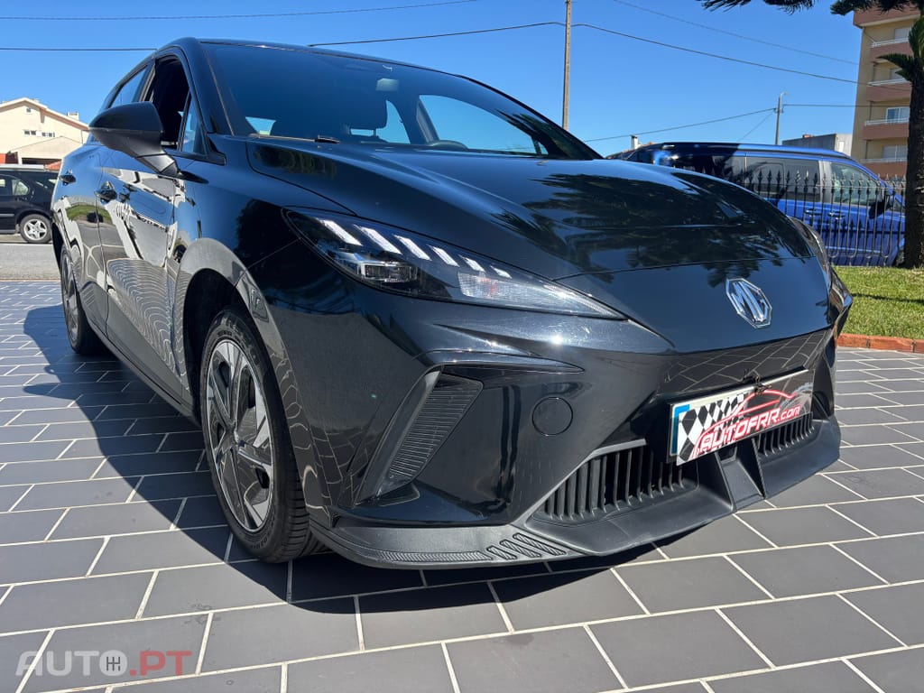 MG MG4 64 kWh Luxury