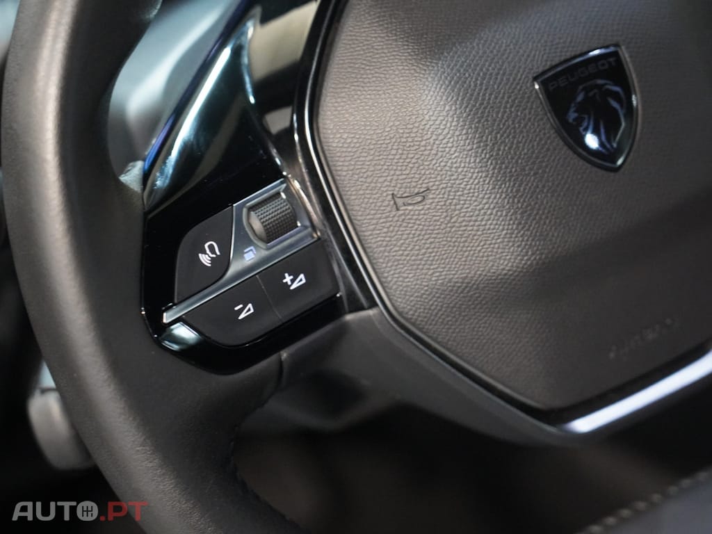 Peugeot 2008 1.2 PureTech Allure