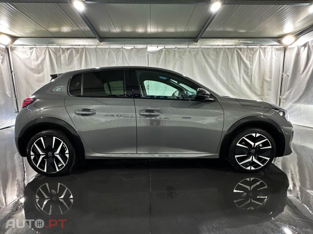 Peugeot E-208 51 kWh GT
