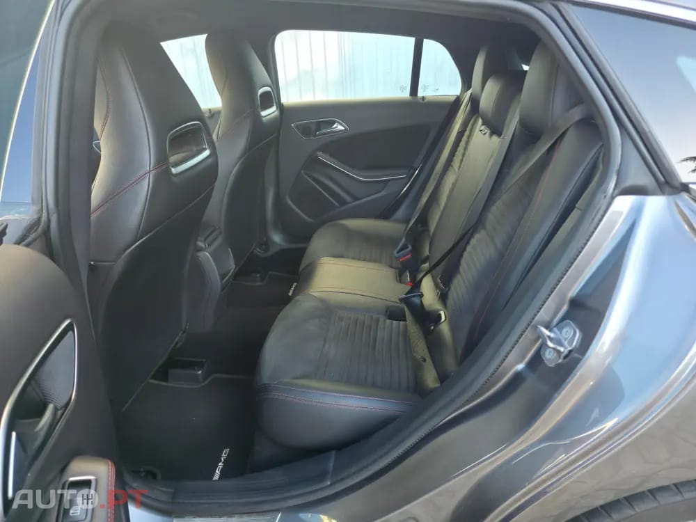 Mercedes-Benz CLA 200 AMG Line