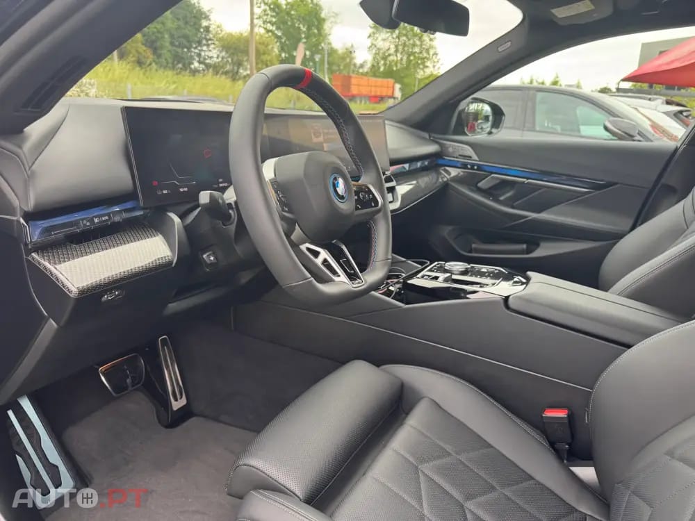 BMW i5 M60