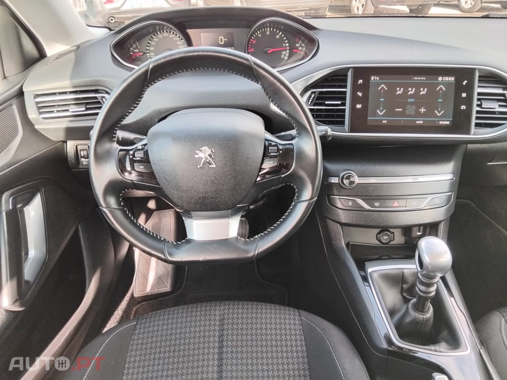 Peugeot 308 II 1.5 BlueHDi Business Line