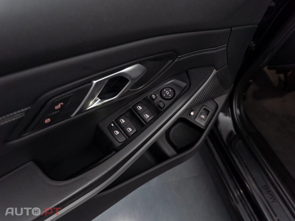 BMW 330 e Auto