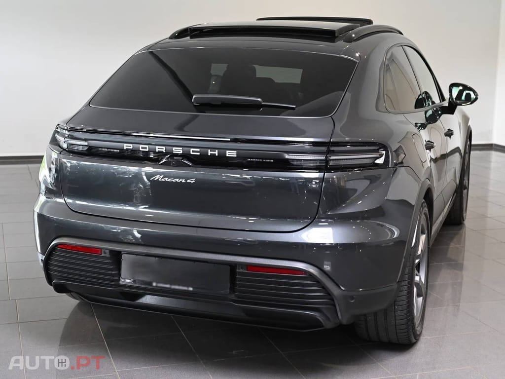 Porsche Macan 4