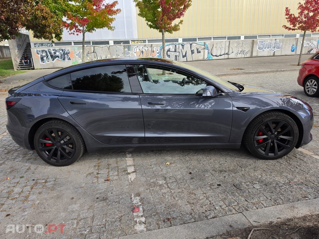Tesla Model 3 SR Plus