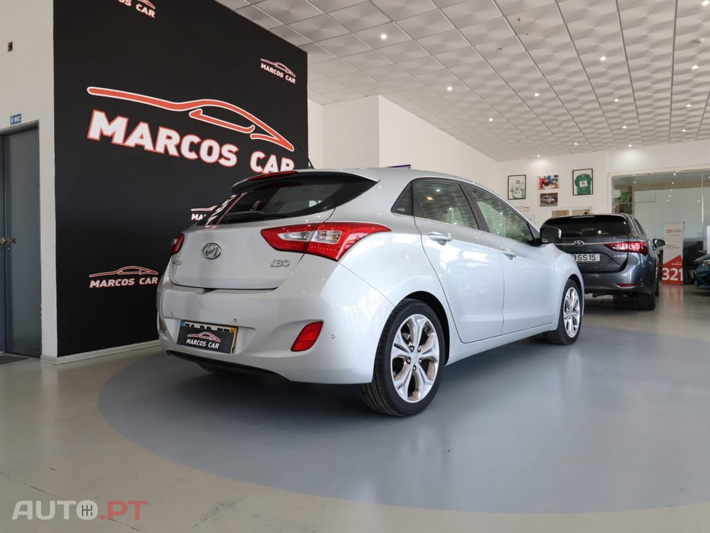 Hyundai i30 1.6 CRDi STyle J17