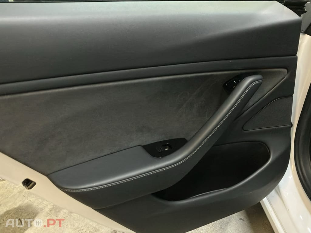 Tesla Model 3 Long Range AWD Dual Motor